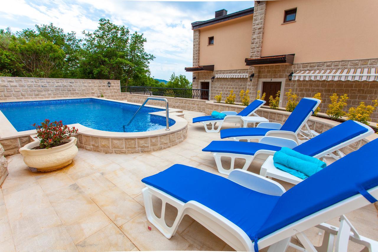 Rosmarino Apartment Sveti Stefan Exterior photo